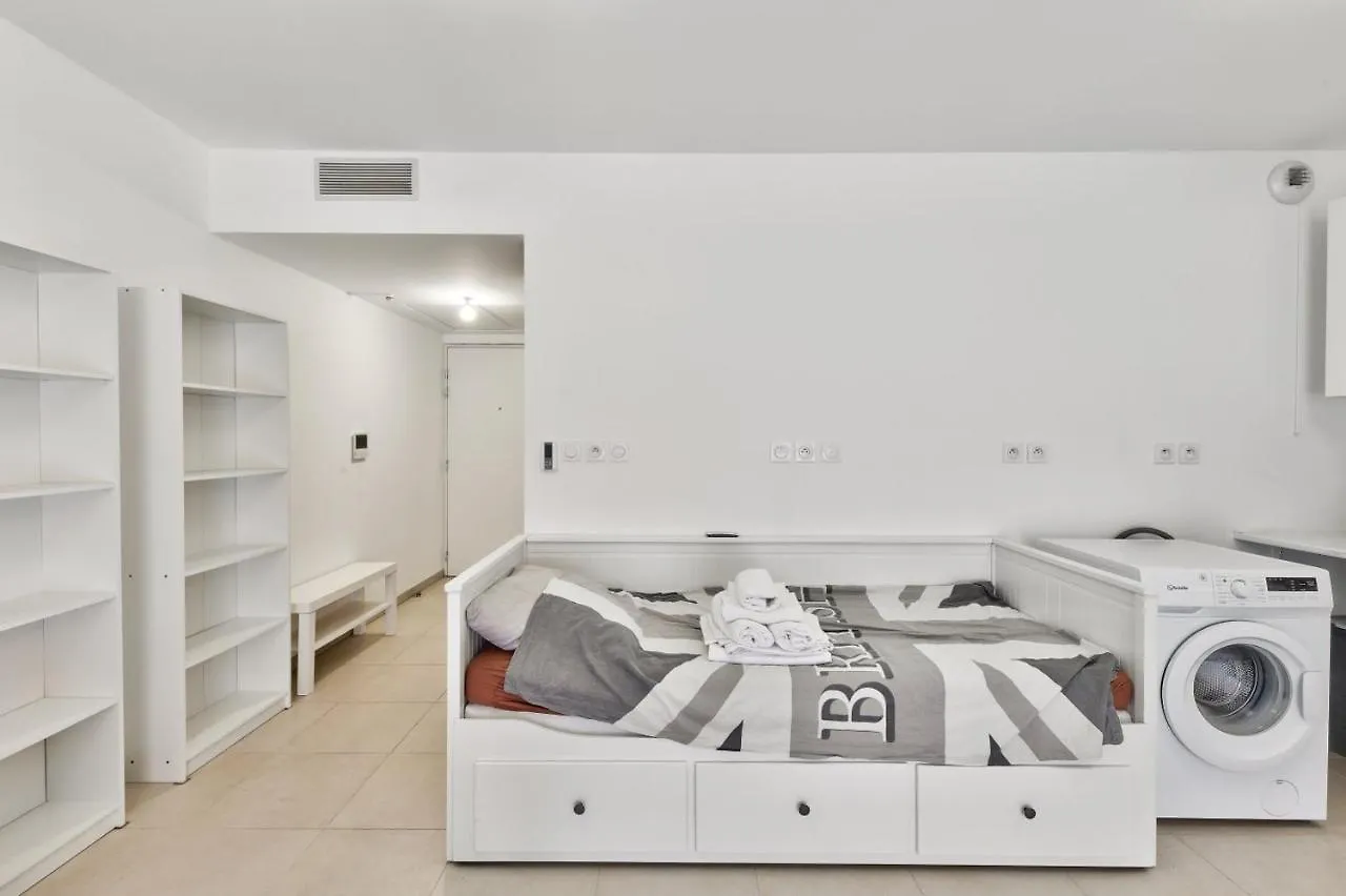 Apartment Charmant T1 Avec Terrasse Vue Sur La Major Marseille France